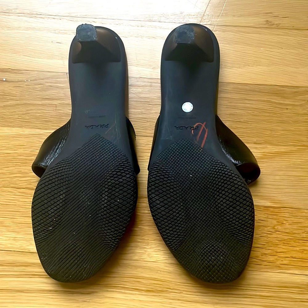 Black leather Prada sandals - lightly worn - Picture 5 of 6
